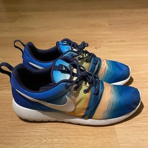 Rosherun "Sunrise" men's 9.5, Like new!